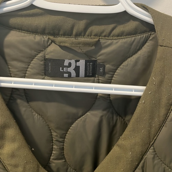 Green Jacket perfect for spring size Large - Picture 2 of 5